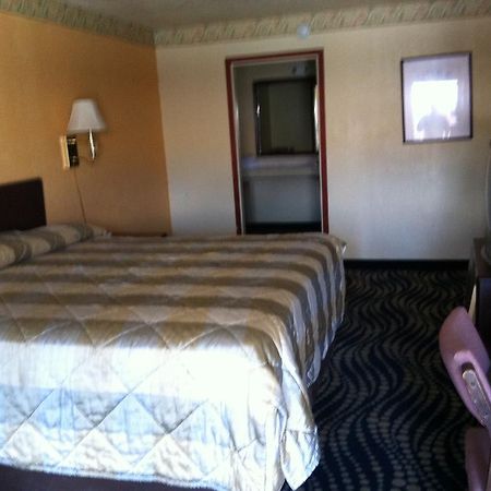 Deluxe Inn Kilgore Номер фото